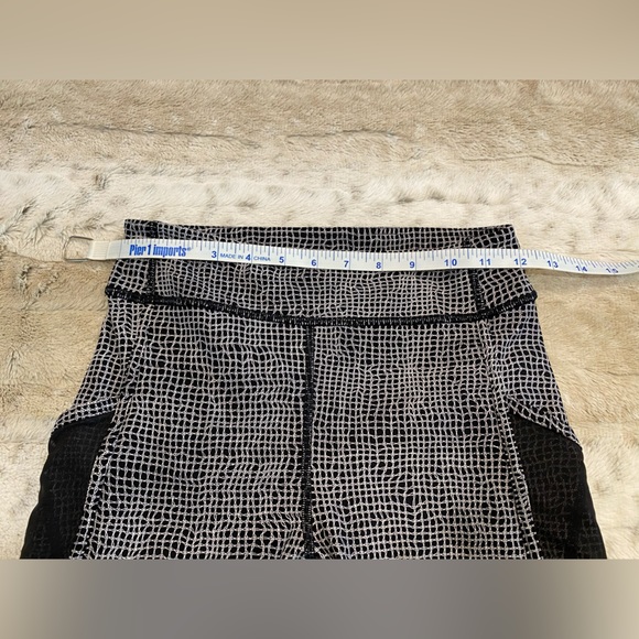 Lululemon💕Wild And Free Tight Fall Net White Black / Black - Picture 15 of 15